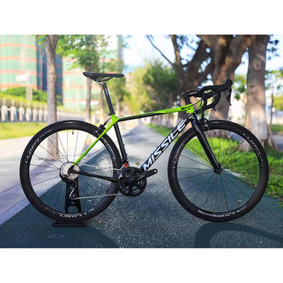Kohlenstofffaser Gabelmaterial und Aluminiumlegierung Felgenmaterial 700c Road Bike Rennrad