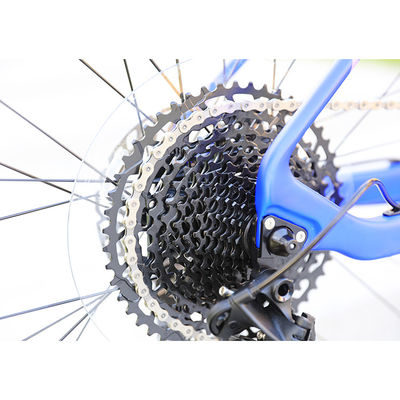 Leichtes 29 Zoll Mountainbike mit Carbonfaser-Vordergabeln und YBN S12S-Kette