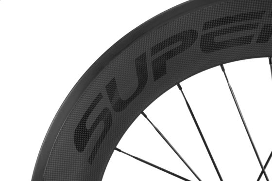 Erleben Sie die Kraft von 700C Carbon Fiber Wheelset für Straßenfahrräder Die perfekte Wahl