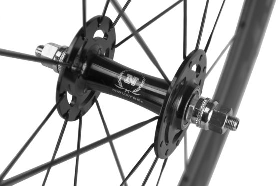 Erleben Sie die Kraft von 700C Carbon Fiber Wheelset für Straßenfahrräder Die perfekte Wahl