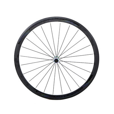 Retrospektiv 700c-Rad-Set in Schwarz mit RS Hub Carbon-Körper und Galaxy Farbe 24/24 Löcher
