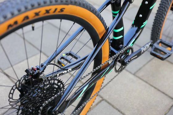 Erleben Sie den Nervenkitzel des Fahrens mit 29" Vollfederung Carbon Frame Mtb Soft Tail